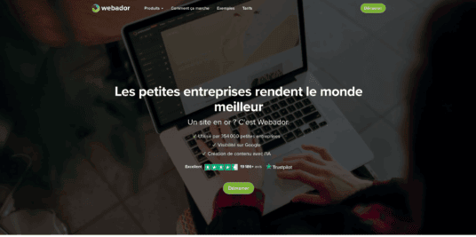 L'éditeur visuel de Webador avec un site WordPress en cours de configuration